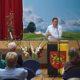 Für Bündnis 90/Die Grünen gratuliert Arne Wrede